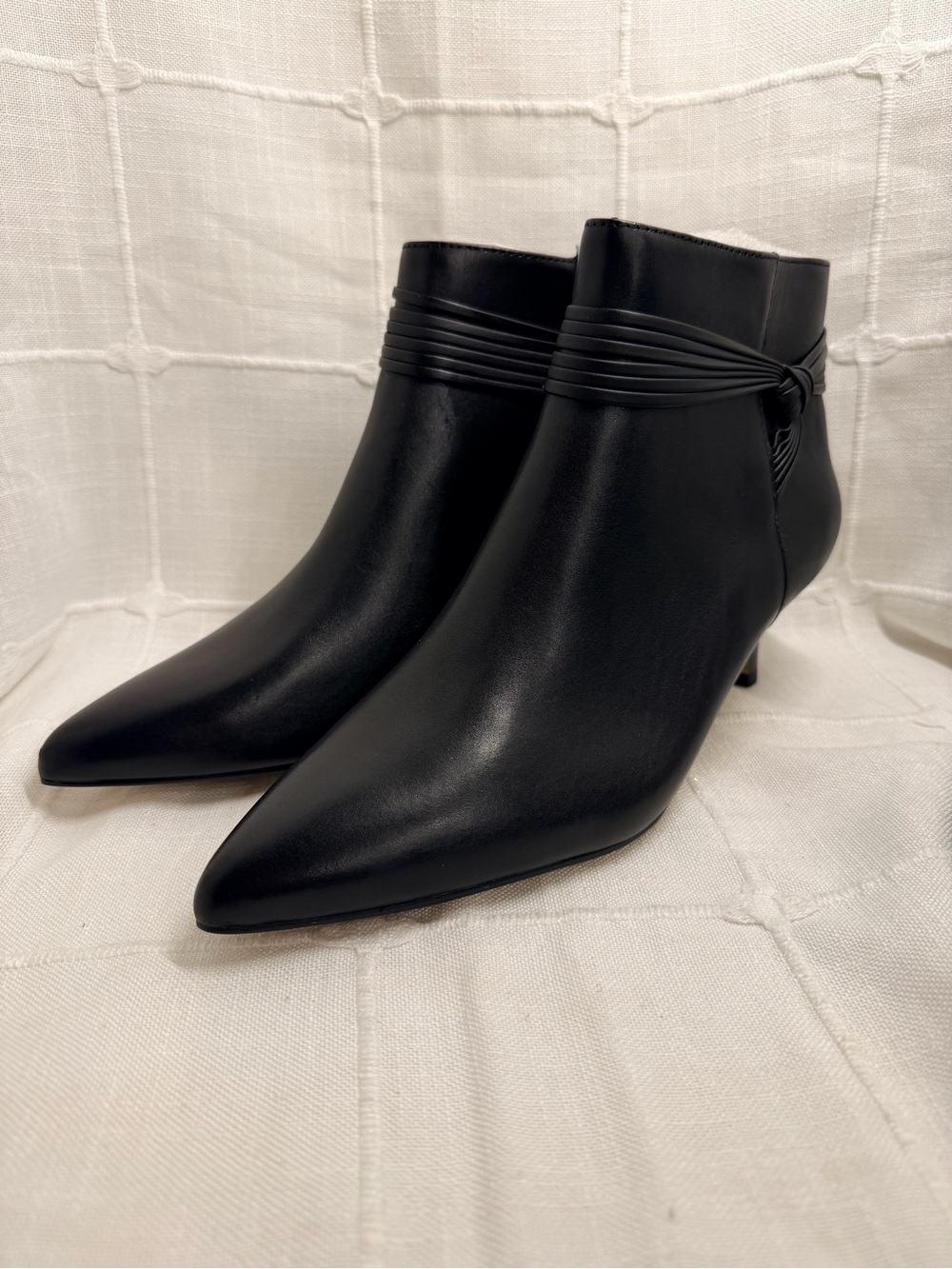 NWT Bella Vita Jani Black Leather Ankle Boots 10WW